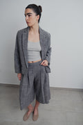 Bermuda de Cintura Alta com Pregas - look completo