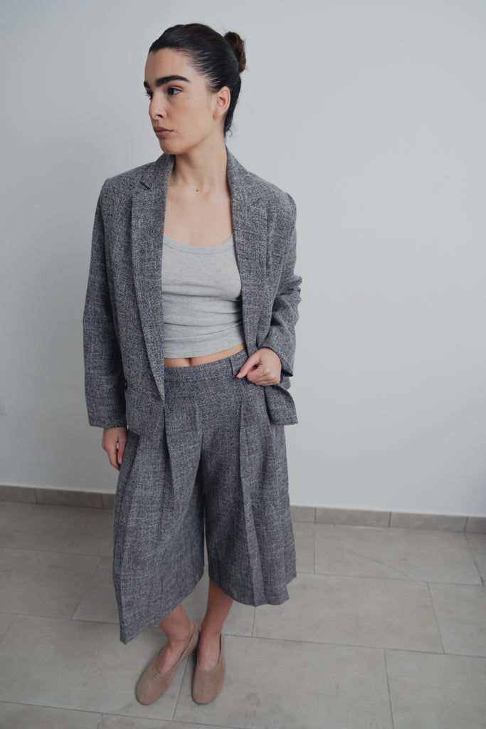Bermuda de Cintura Alta com Pregas - look completo